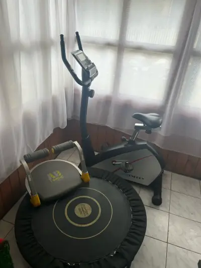 Bicicleta estática y equipo de ejercicio Domyos - miniatura 1