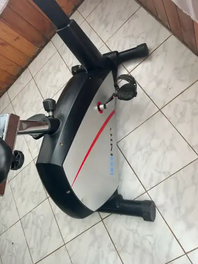 Bicicleta estática y equipo de ejercicio Domyos - miniatura 2