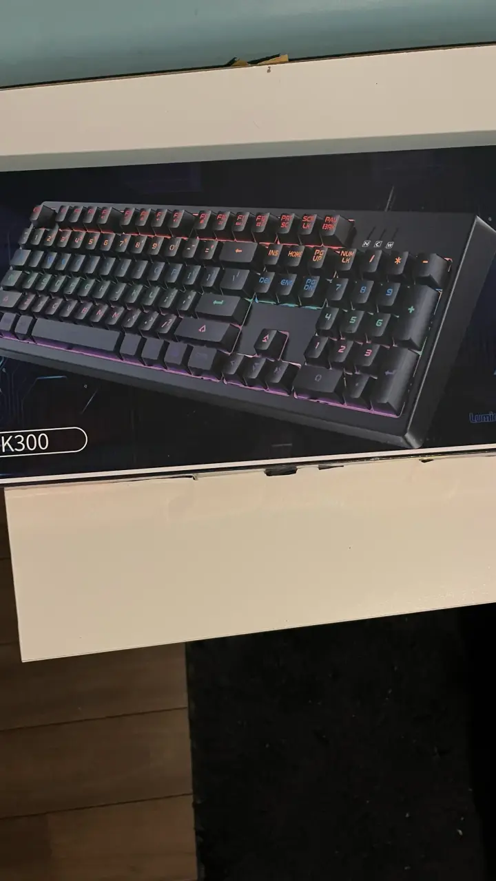 Teclado con switch mecánico RGB - 1