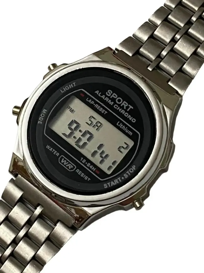 Reloj digital deportivo con cronómetro y alarma