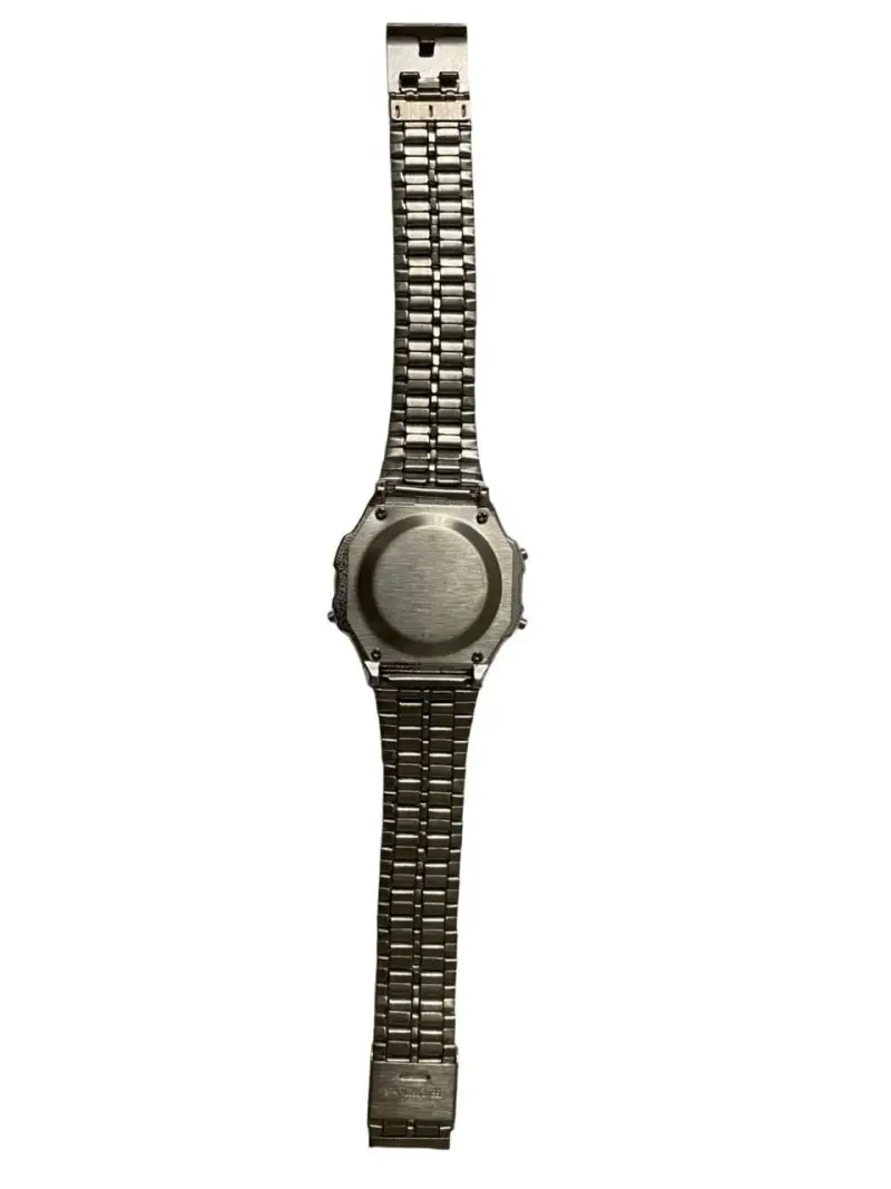 Reloj digital deportivo con cronómetro y alarma - 5