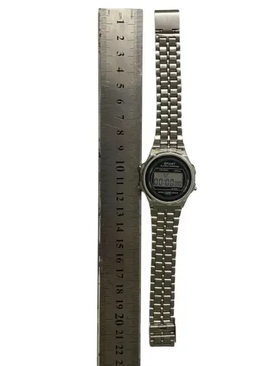 Reloj digital deportivo con cronómetro y alarma - miniatura 6