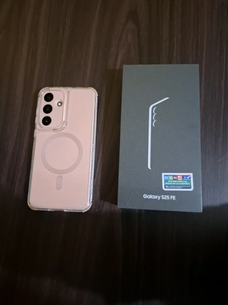 Samsung Galaxy S25 FE con caja original - 1
