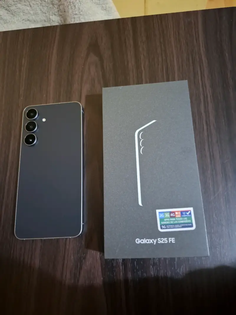 Samsung Galaxy S25 FE con caja original - 3
