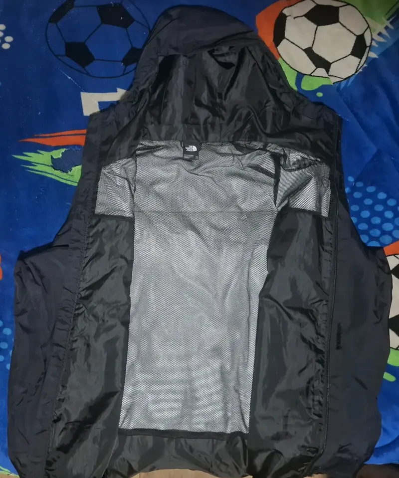 Chaqueta impermeable The North Face negra con capucha - 1