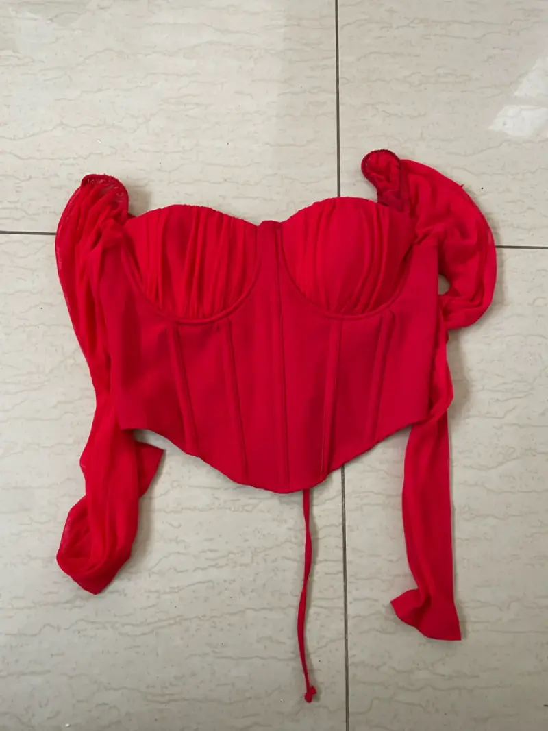 Vestido de baño blanco con diseño fruncido - 3
