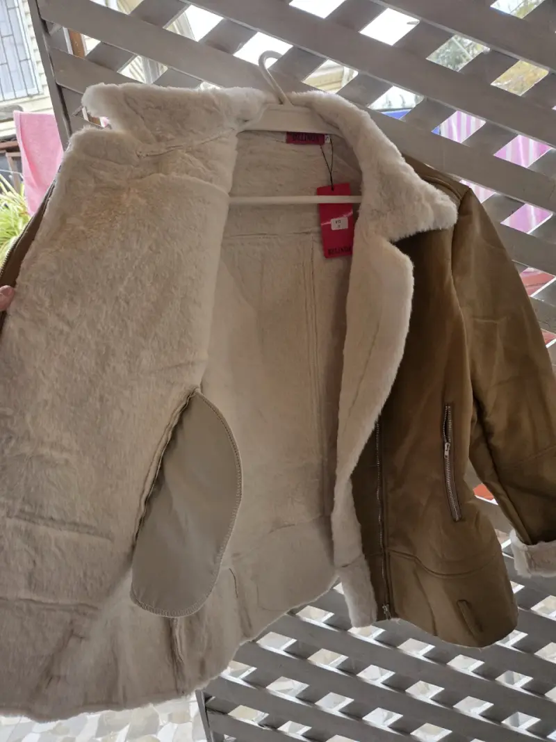 Chaqueta de mujer con forro de piel sintética - 2