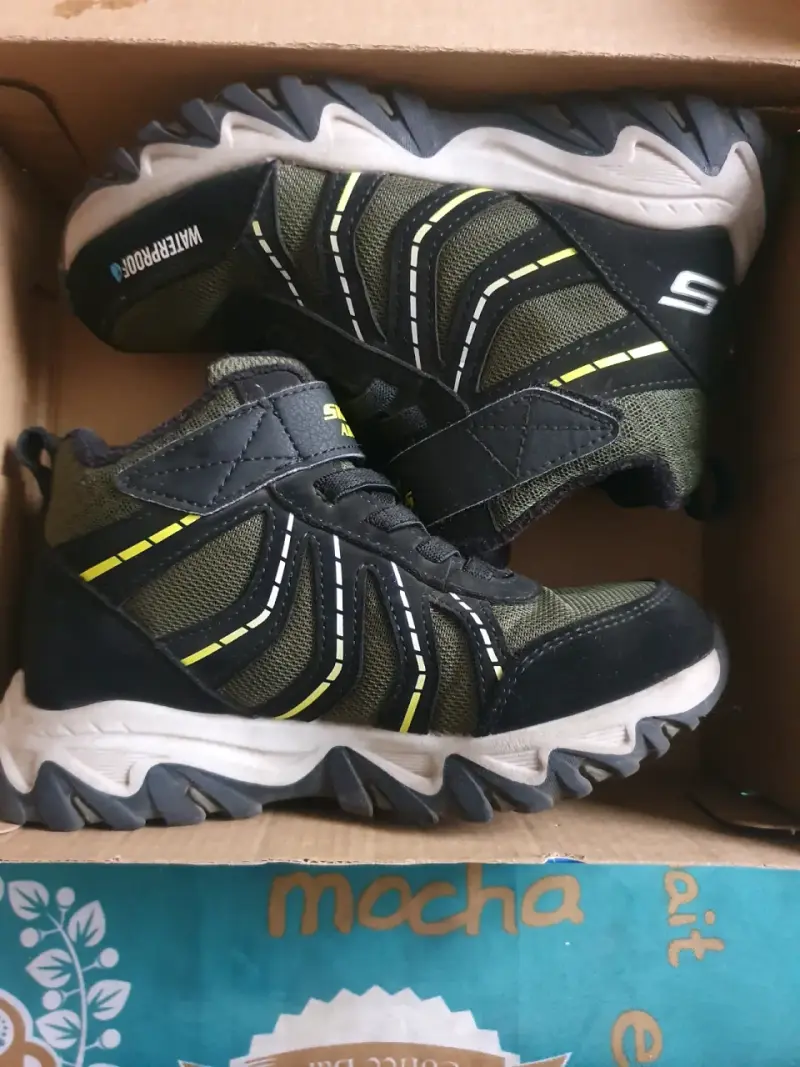 Zapatillas Skechers Adventure impermeables