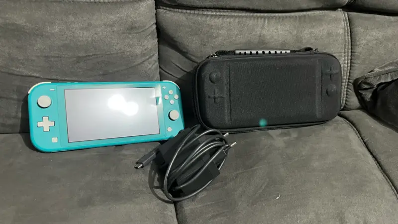 Nintendo Switch Lite turquesa con estuche - 3