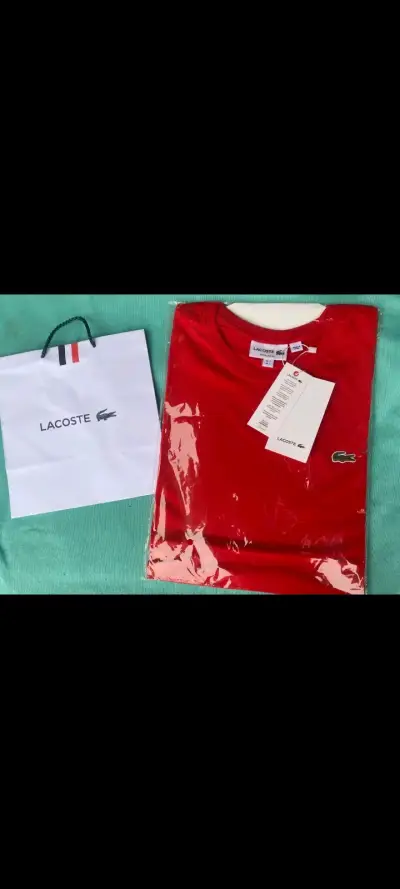 Polera Lacoste para hombre en varios colores - miniatura 1