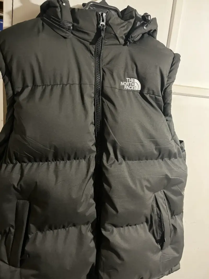 Chaleco The North Face negro con capucha - 1