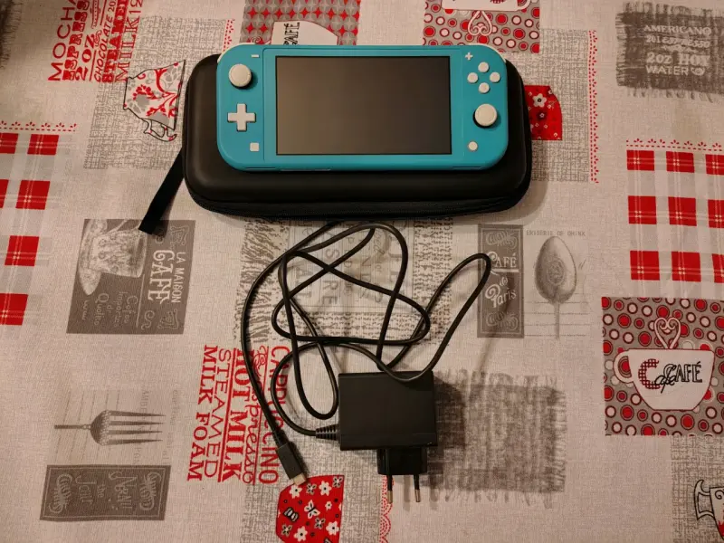 Nintendo Switch Lite 128gb + juegos + cargador - 2