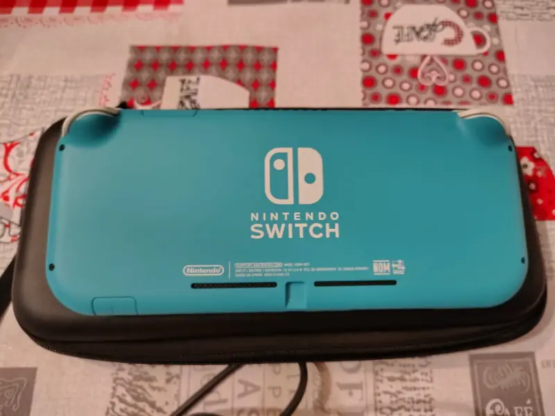 Nintendo Switch Lite 128gb + juegos + cargador - 4