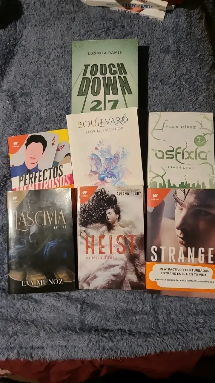 Colección libros WATTPAD - 1
