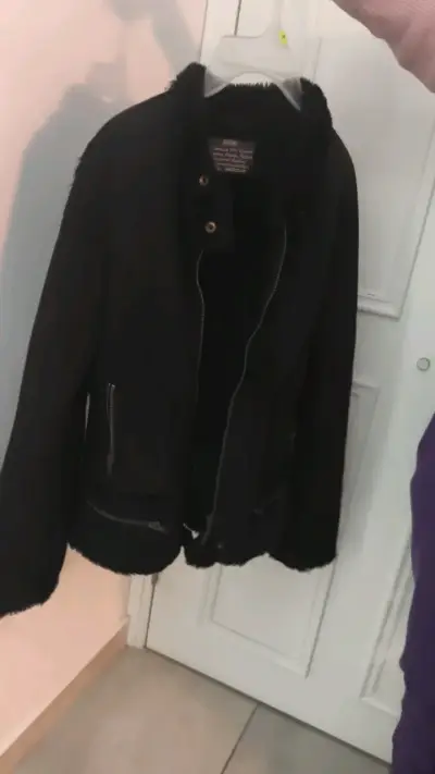 Chaqueta negra de invierno con forro - miniatura 1