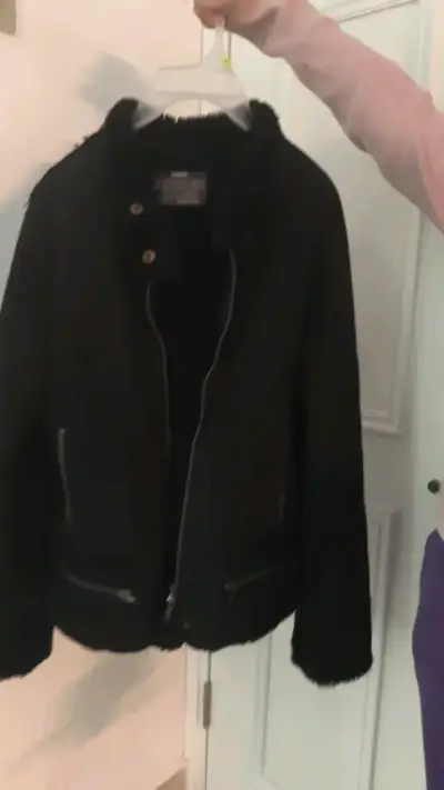 Chaqueta negra de invierno con forro - miniatura 2