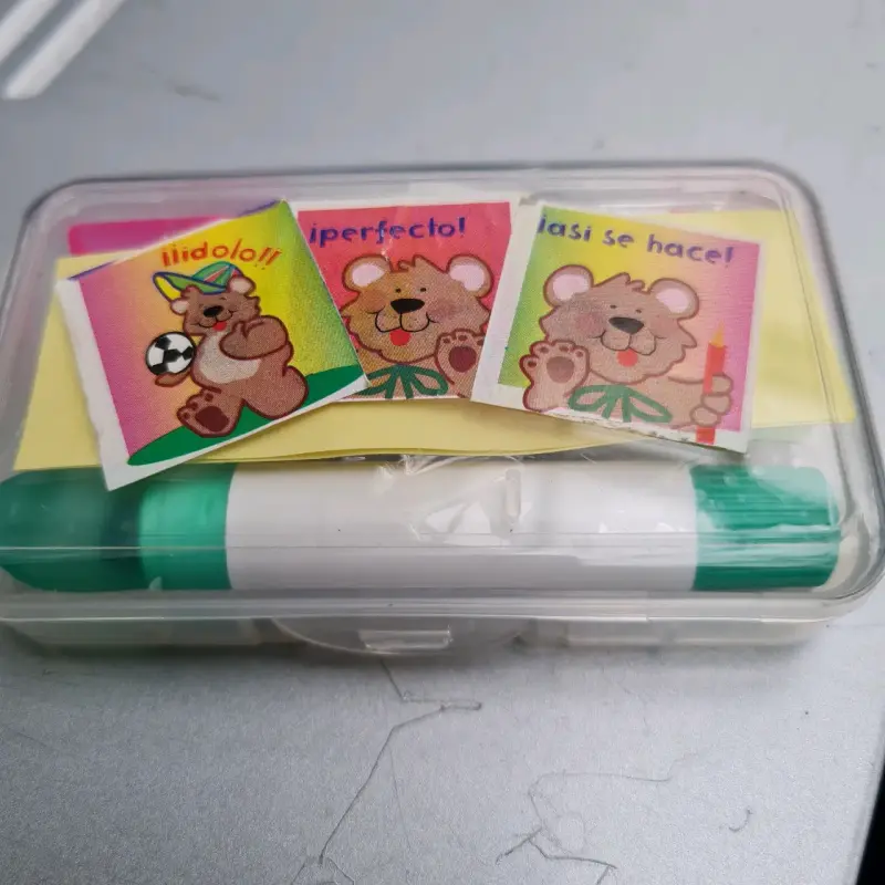 Set de marcadores de colores con estuche - 1