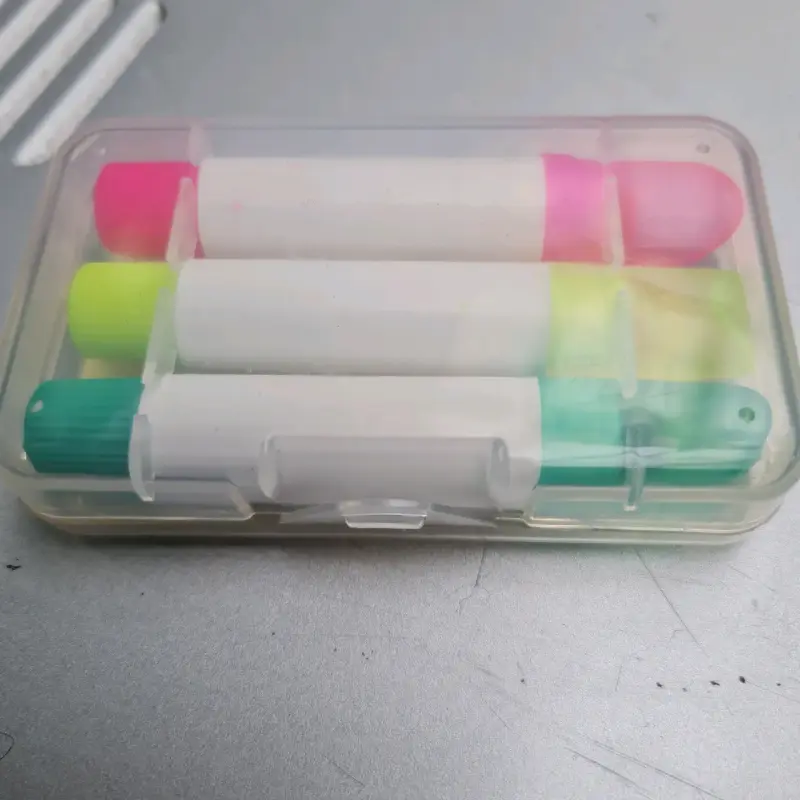 Set de marcadores de colores con estuche - 3
