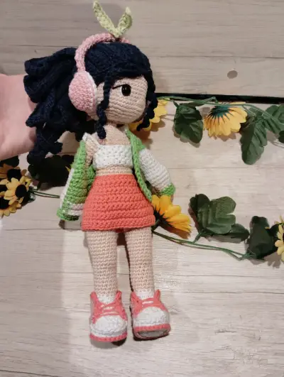 Muñeca amigurumi hecha a mano - miniatura 4