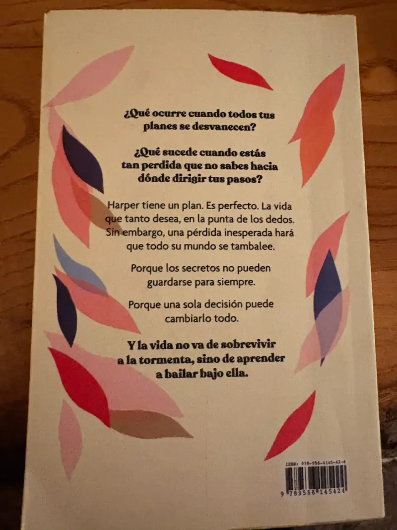 Libro 'Tú y otros desastres naturales' de María Martínez - 3
