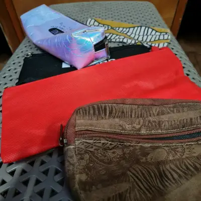 Set de Estuches Multicolores para Uso Diario - miniatura 1