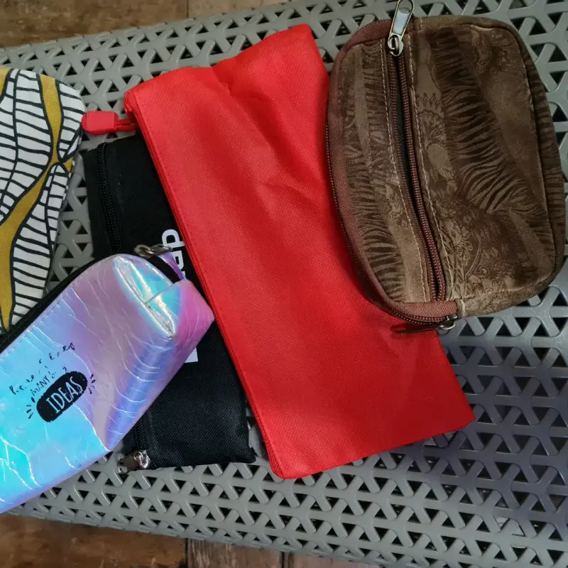 Set de Estuches Multicolores para Uso Diario - 3