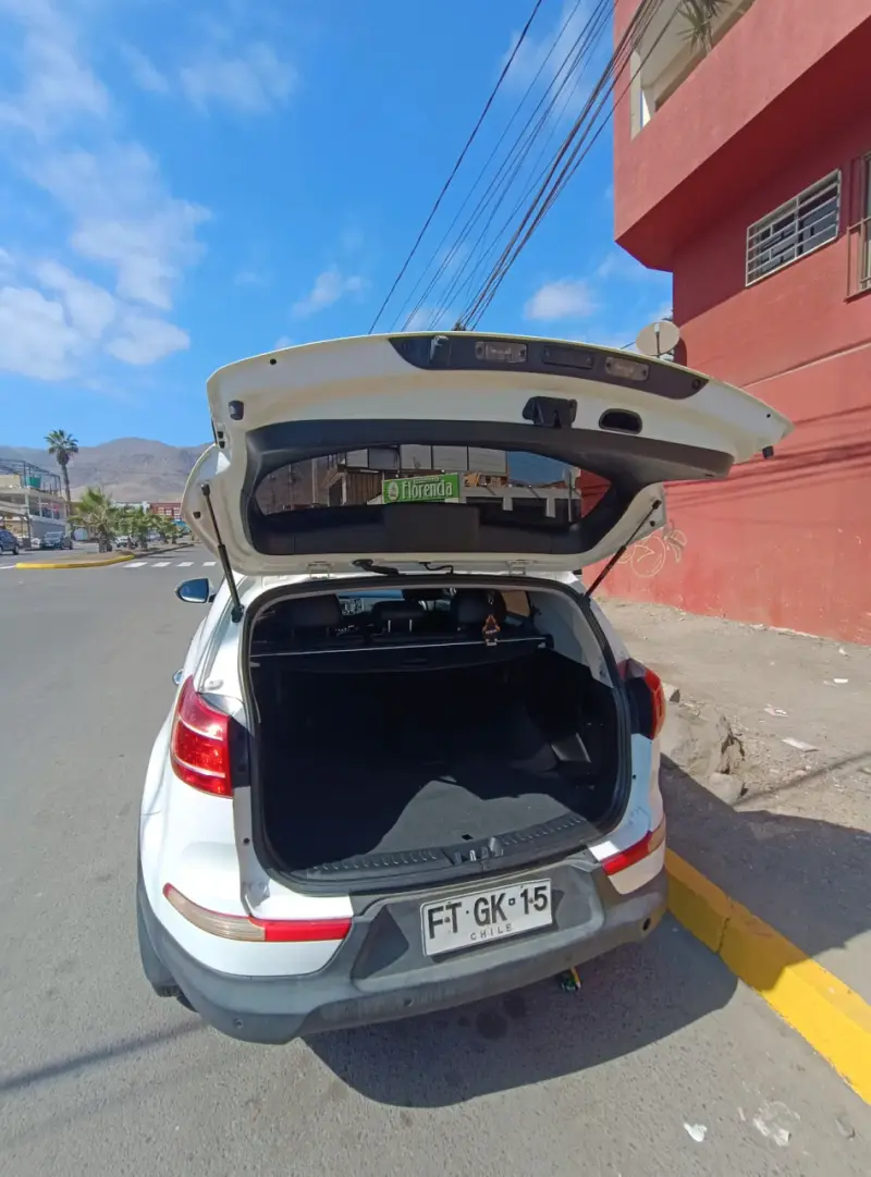 Kia Sportage 2012 con techo panorámico - 5