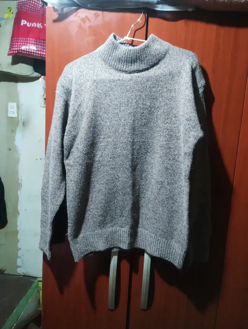 Suéter de lana gris para hombre o mujer