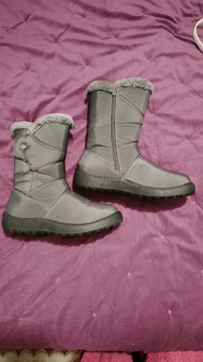 Botas de invierno gris con forro polar - miniatura 2
