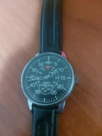 Reloj de pulsera estilo aviador con correa de cuero - miniatura 2