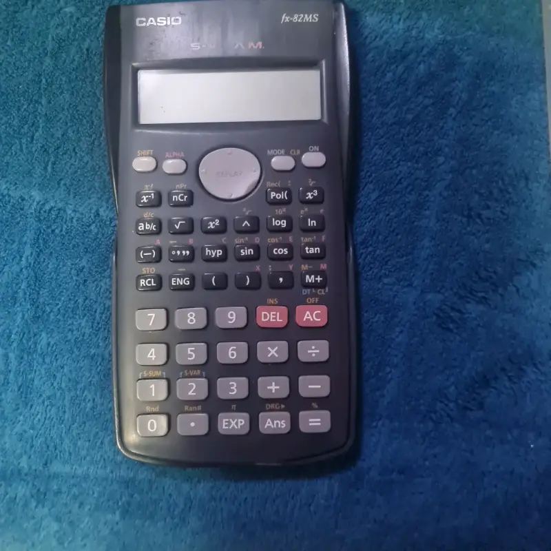 Calculadora científica Casio FX-82MS en buen estado - 1
