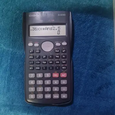 Calculadora científica Casio FX-82MS en buen estado - miniatura 2