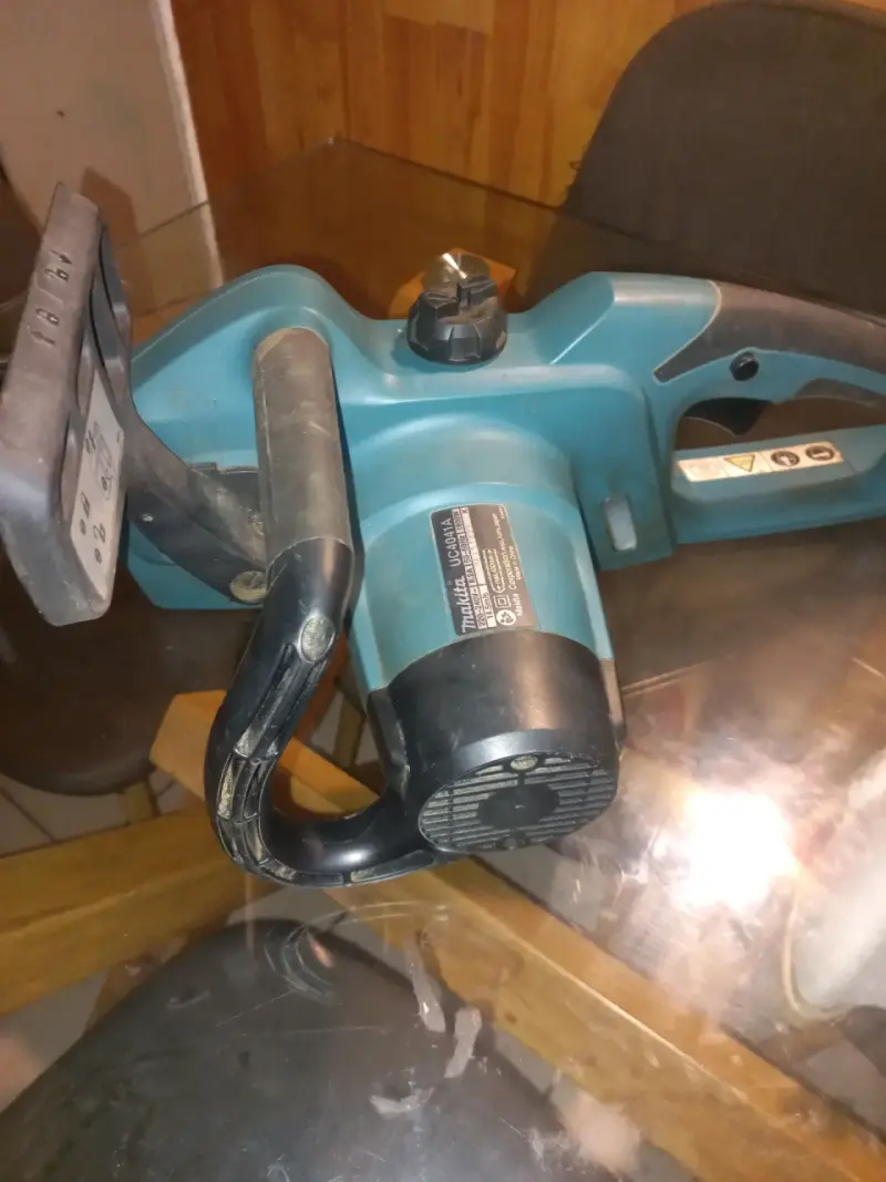 Motosierra eléctrica Makita UC4041A 1800W - 6