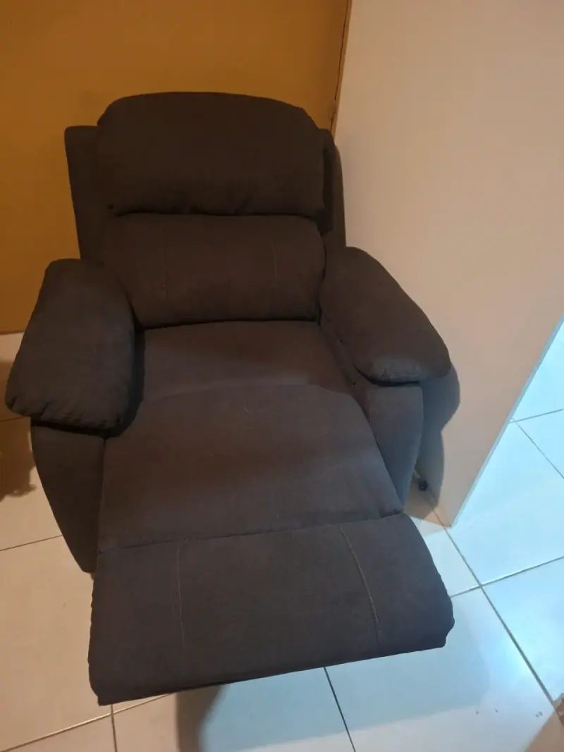 Sillón reclinable de tela gris oscuro - 2