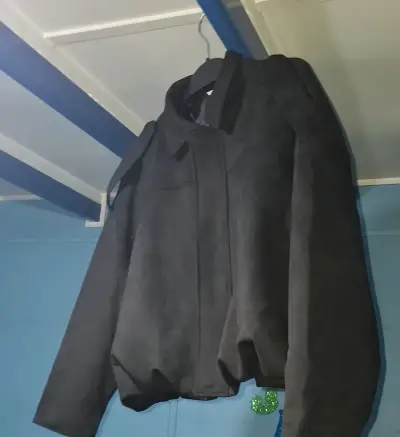 Chaqueta negra de gamuza para mujer - miniatura 5