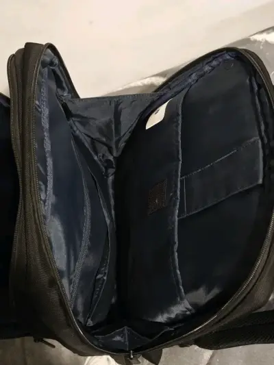 Mochila negra para Notebook oficina - miniatura 5