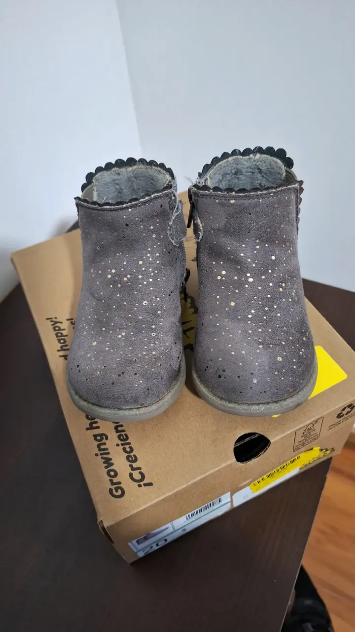 Botines de niña con diseño de estrellas - 2