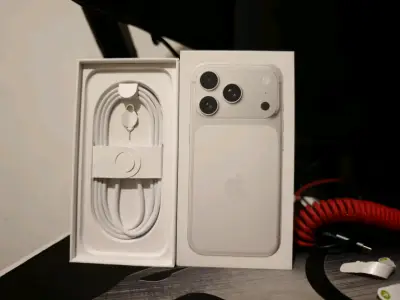 iPhone 17 Pro 512gb Color Silver - miniatura 3