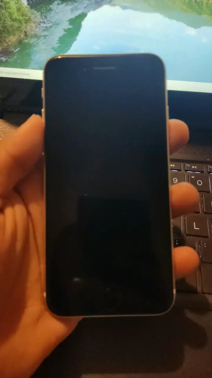 iPhone se 2020 - 1