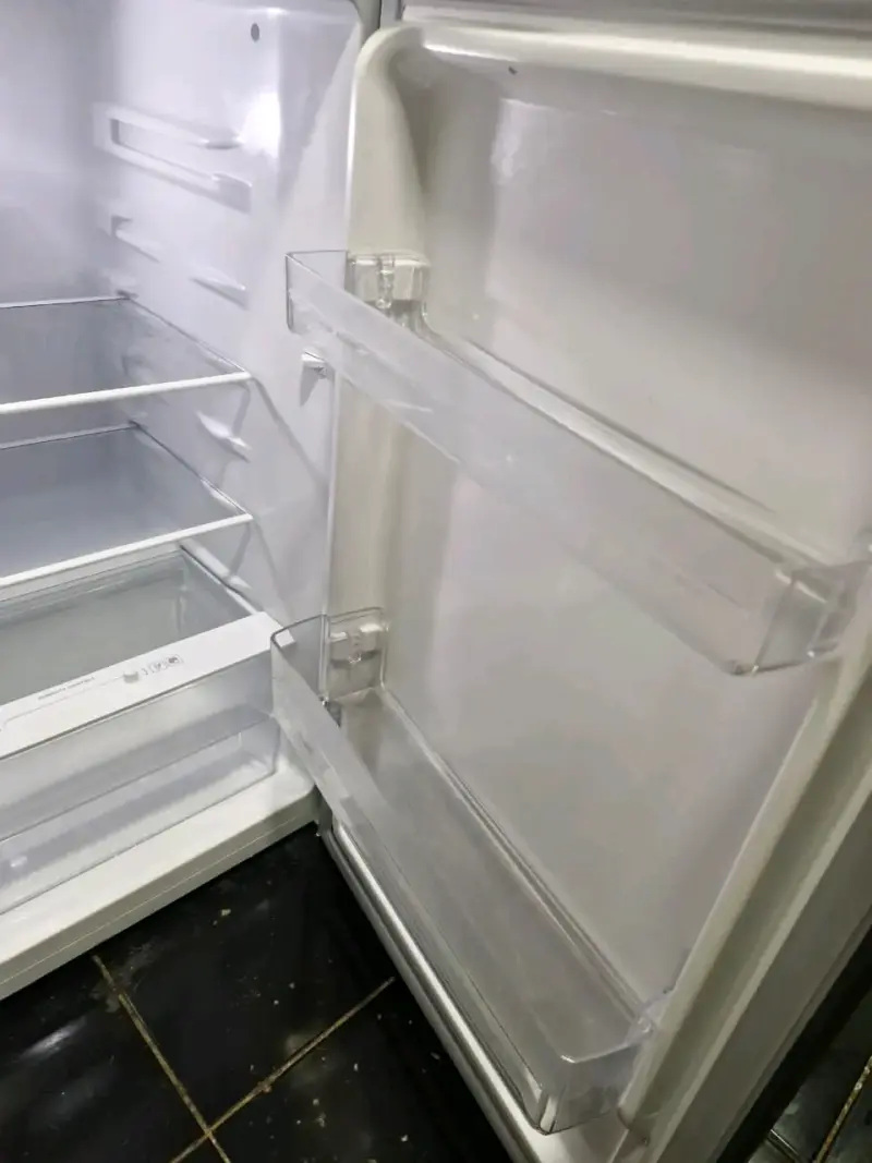Refrigerador Mademsa de acero inoxidable A+ - 2