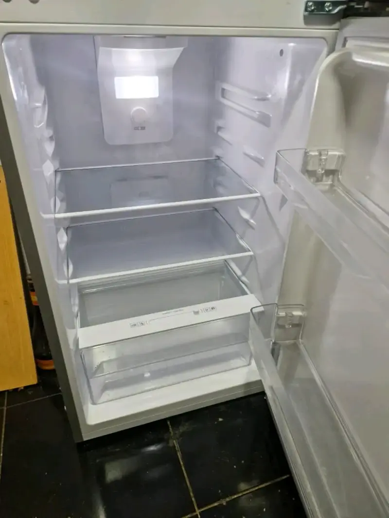 Refrigerador Mademsa de acero inoxidable A+ - 3