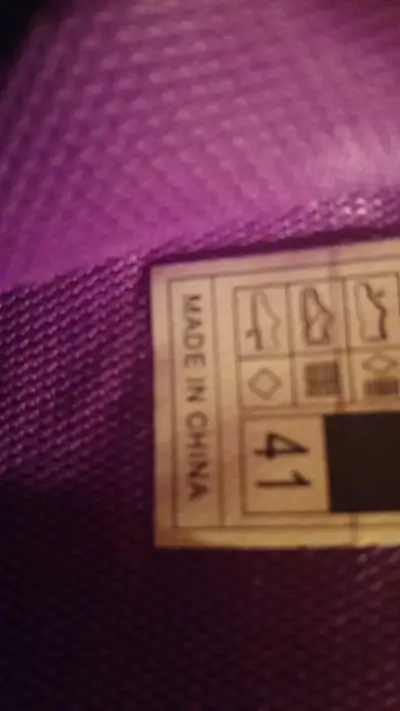 Zapatillas de baloncesto negras y moradas talla 41 - miniatura 2