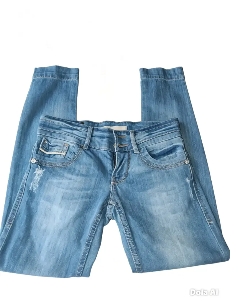 Jeans de mezclilla azul claro desgastado para muje - 1
