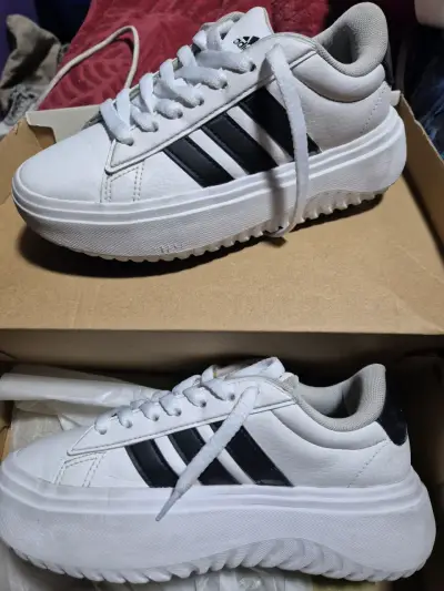 Zapatillas Adidas con plataforma - miniatura 1