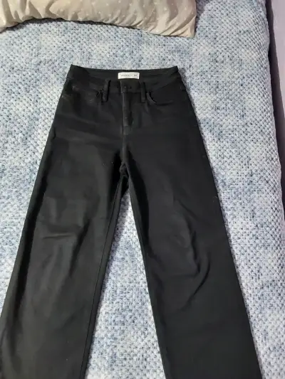 Pantalones negros de mezclilla para mujer - miniatura 1