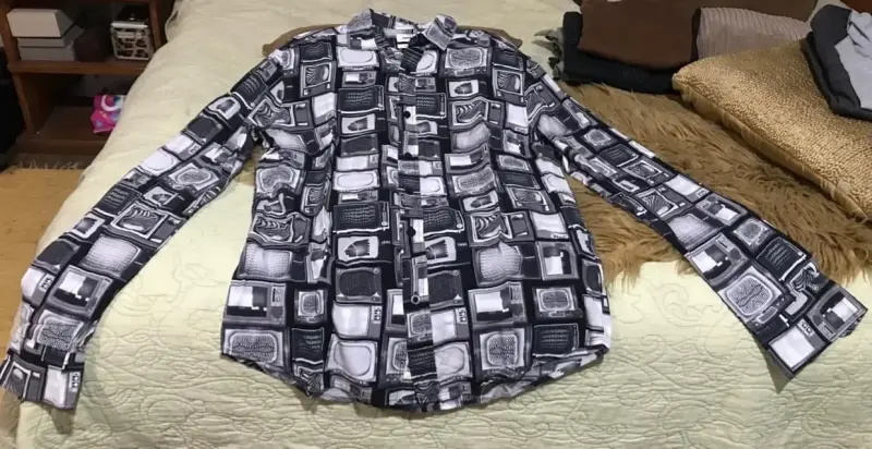 Camisa estampada en blanco y negro de manga larga - 2