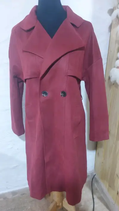 Abrigo largo rojo para mujer elegante - miniatura 1