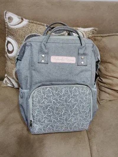 Mochila pañalera Minnie Mouse gris - miniatura 1