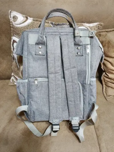 Mochila pañalera Minnie Mouse gris - miniatura 2