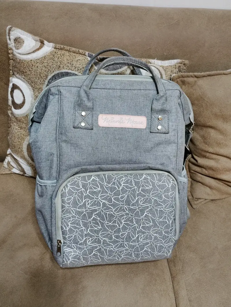 Mochila pañalera Minnie Mouse gris - 3